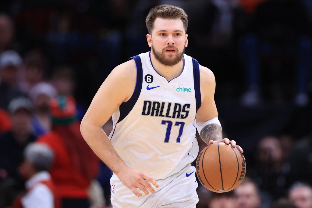 Luka Doncic hits 50, Mavs topple Rockets | Inquirer Sports